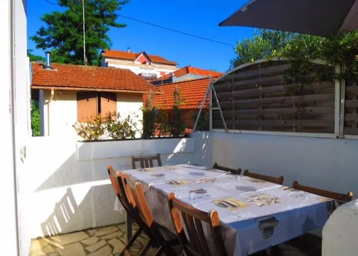 Apartamento Bonne Surprise, T3 Terrasse Pr. Plage/ Centre/gare *