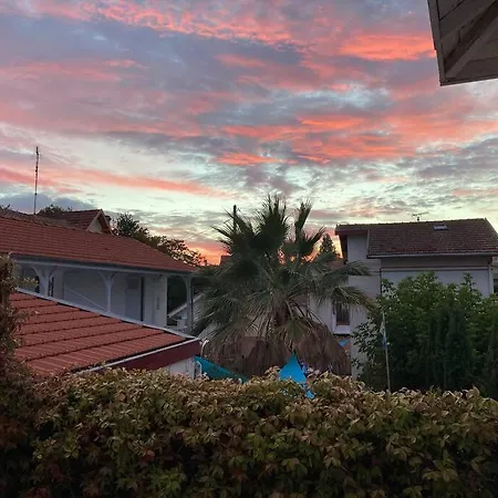 Bonne Surprise, T3 Terrasse Pr. Plage/ Centre/gare Appartement *