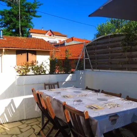 Appartement Bonne Surprise, T3 Terrasse Pr. Plage/ Centre/gare *